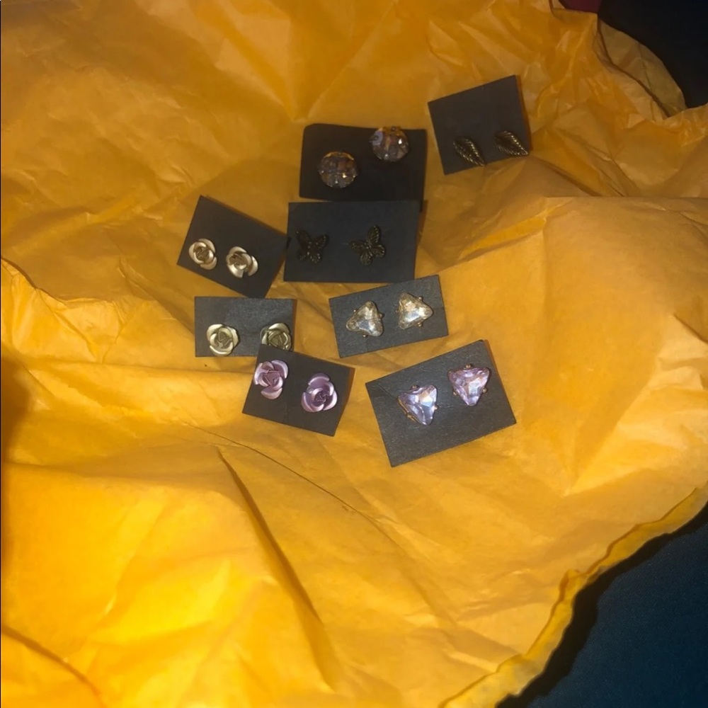 🍋Eight pairs of BNIP Earrings